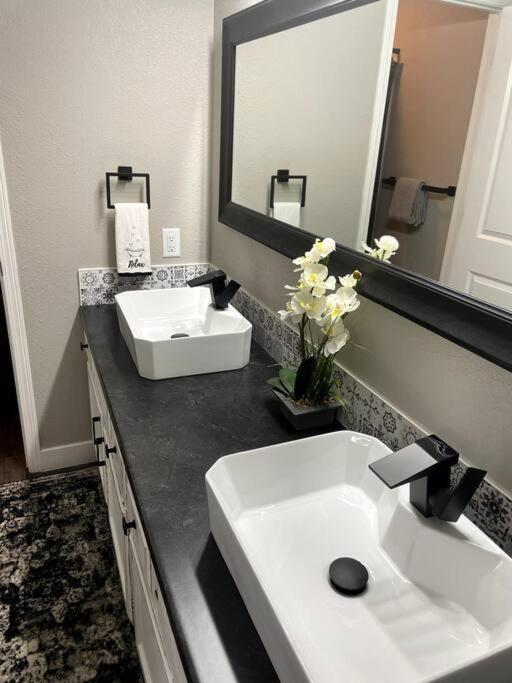 New Remodeled Luxury Condo By The Lake, No Stairs! Branson Kültér fotó